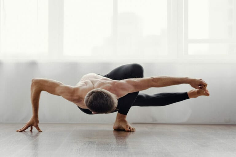 Yoga Poses For Strength : Can Yoga Make You Muscular
