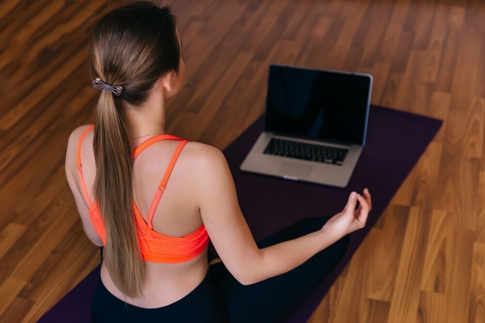 How thick should a yoga mat B?