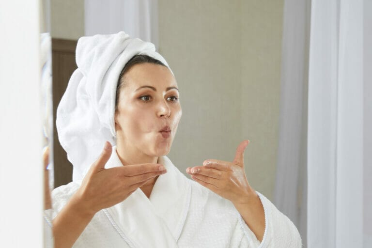 Face Yoga For Jowls – The Best Way To Get A More Youthful Appearance