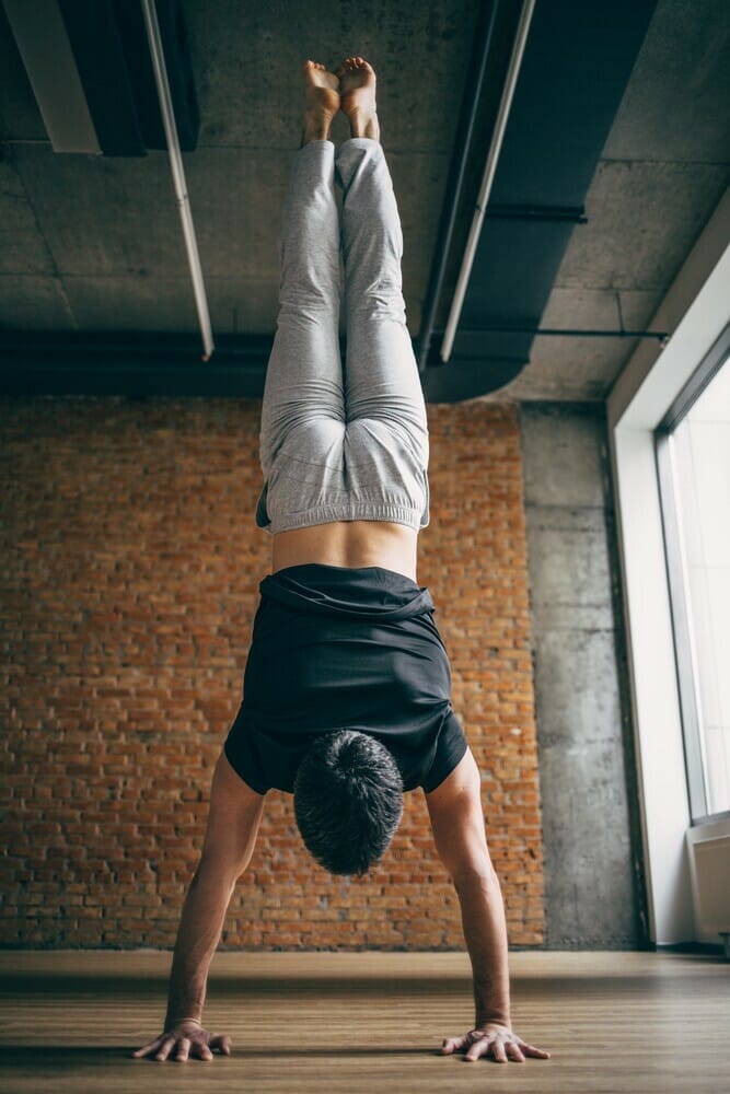 Do handstands build muscle?