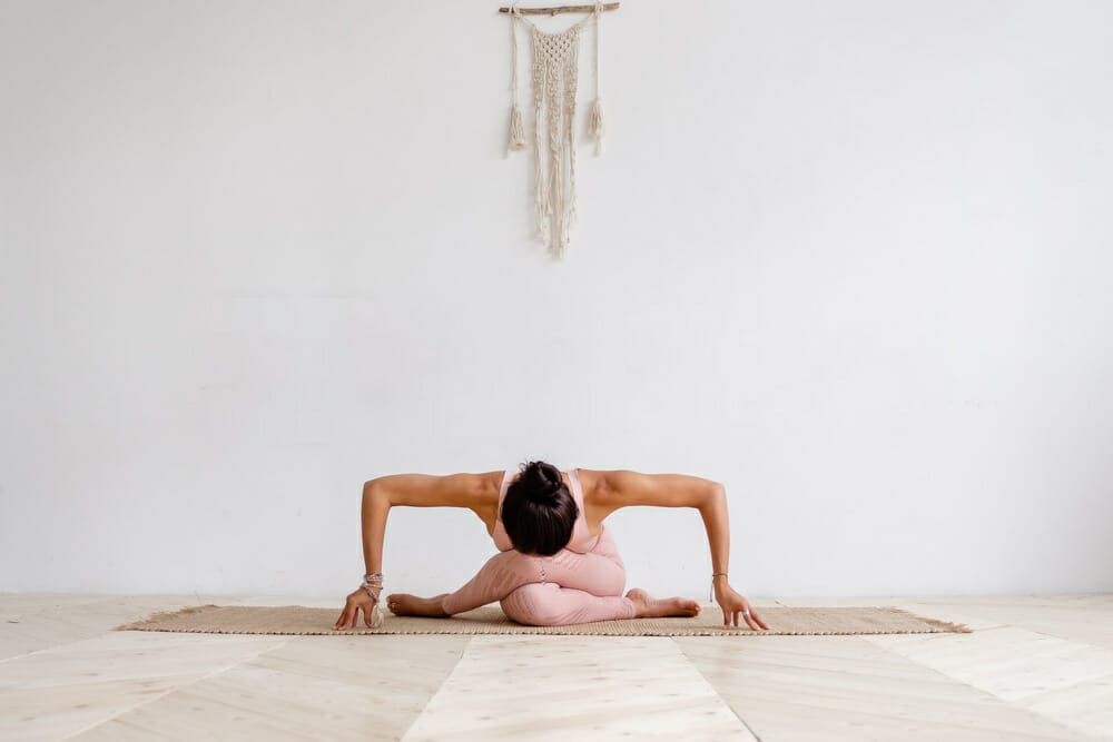 What does Ashtanga yoga do for your body?