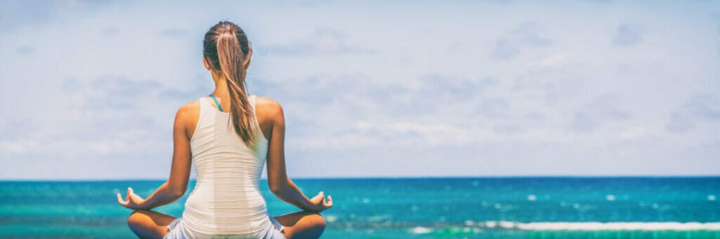What are the mental benefits of vinyasa yoga?